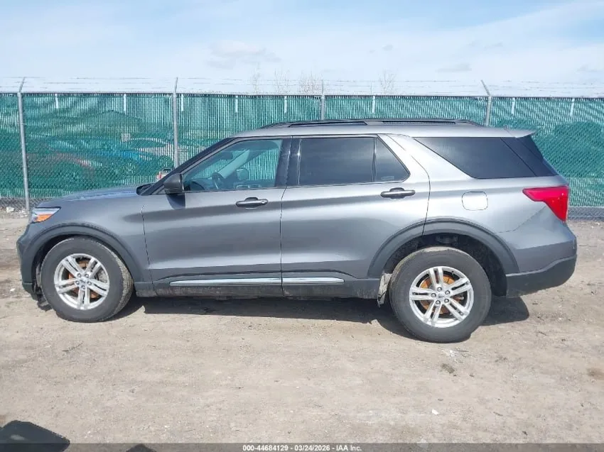 FORD EXPLORER XLT 2021