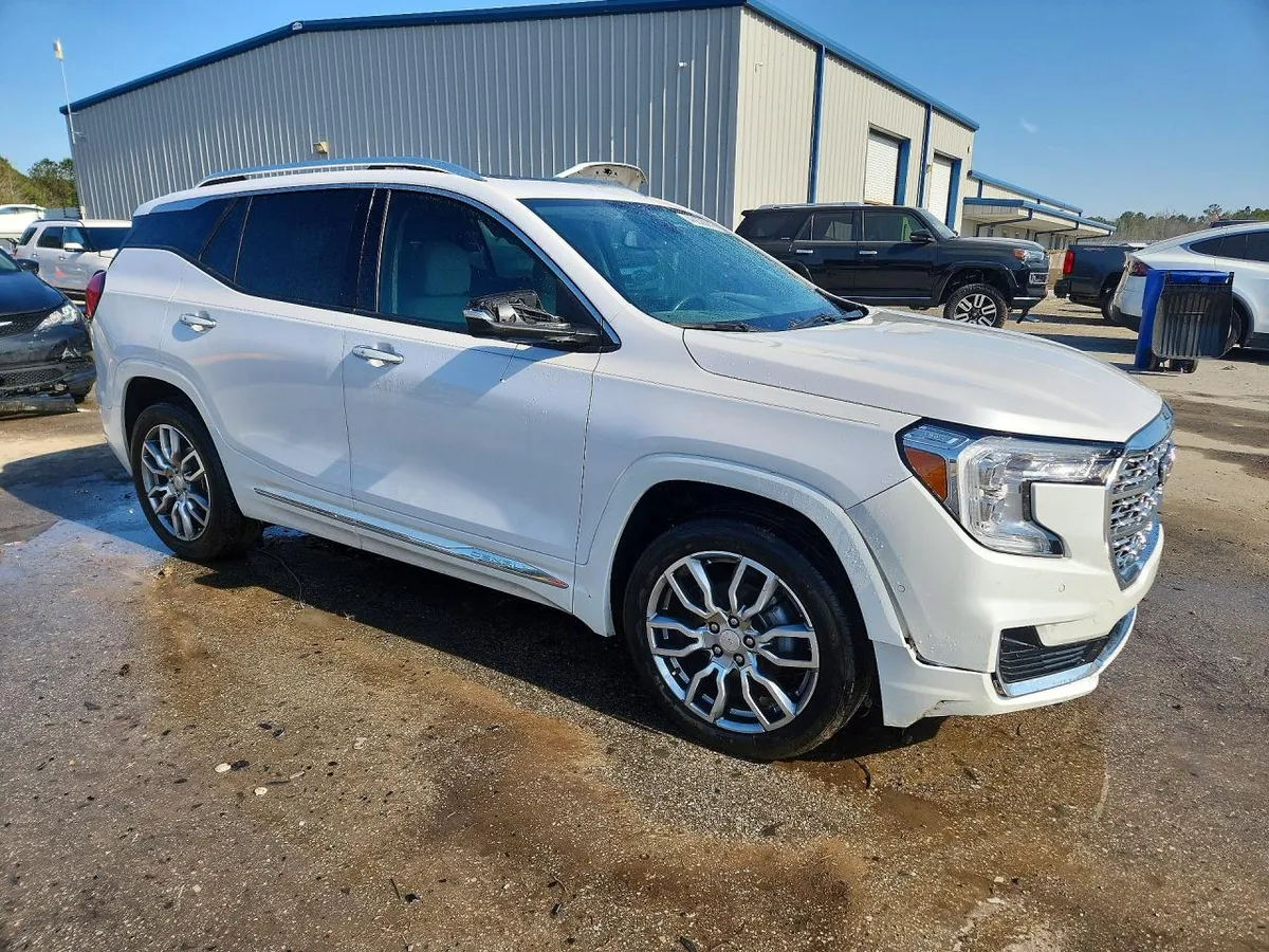 GMC TERRAIN DENALI 2023
