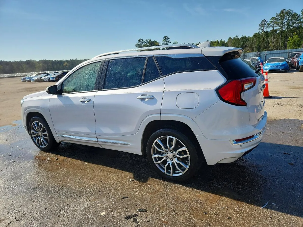 GMC TERRAIN DENALI 2023