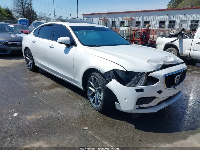 VOLVO S90 T6 MOMENTUM 2018