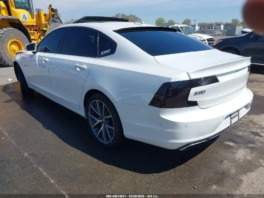 VOLVO S90 T6 MOMENTUM 2018