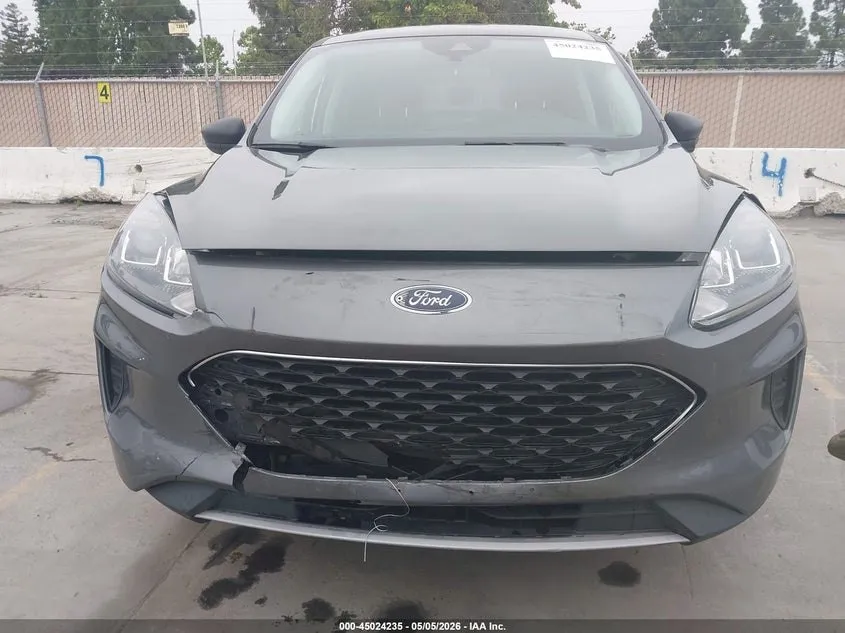 FORD ESCAPE SE 2022