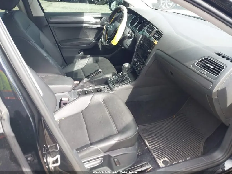 VOLKSWAGEN GOLF SE 2019