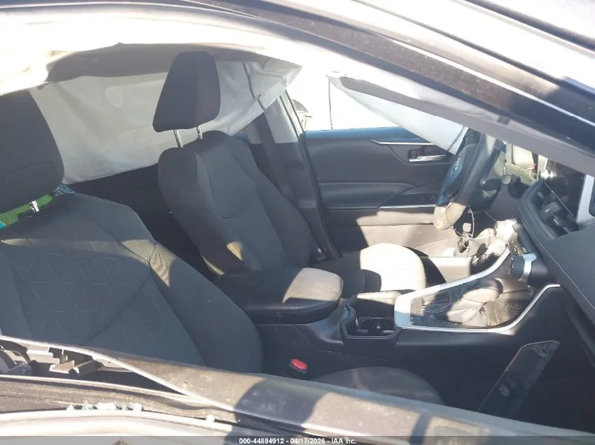 TOYOTA RAV4 XLE 2023