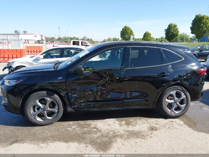 FORD ESCAPE ST-LINE 2023