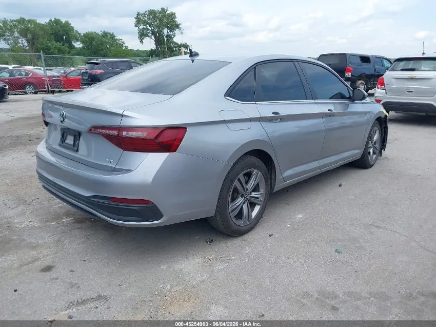 VOLKSWAGEN JETTA SE 2024