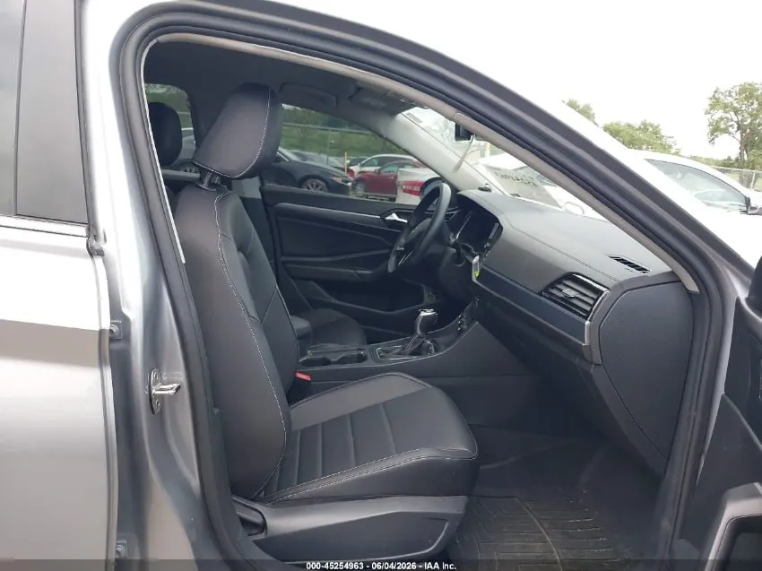 VOLKSWAGEN JETTA SE 2024