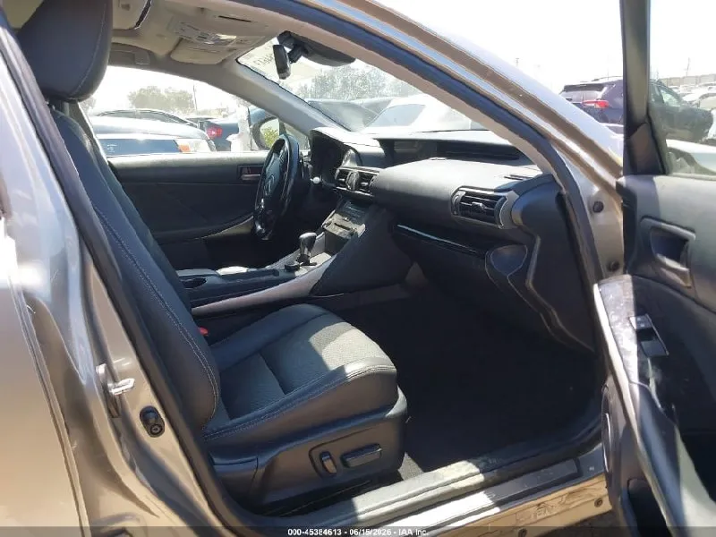 LEXUS IS 300 2020