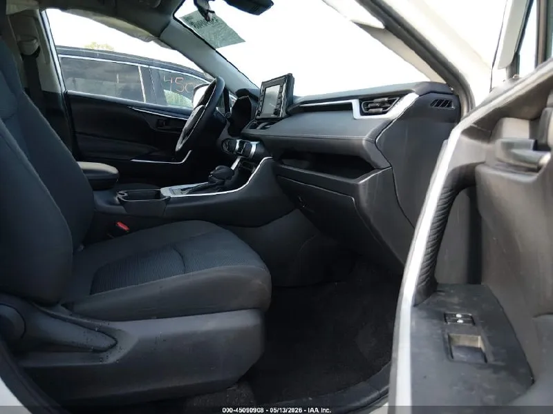 TOYOTA RAV4 LE 2022