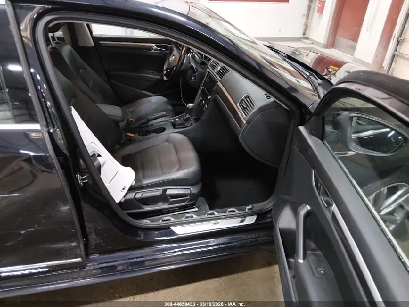 VOLKSWAGEN PASSAT 2017