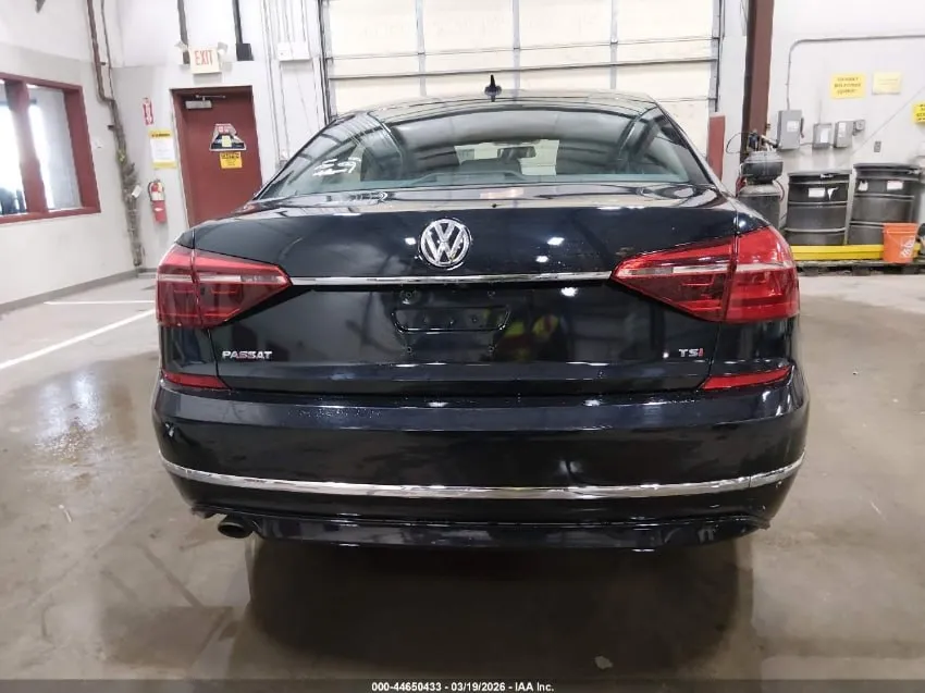VOLKSWAGEN PASSAT 2017