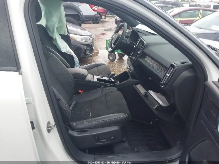 VOLVO XC40 T5 R-DESIGNE 2022