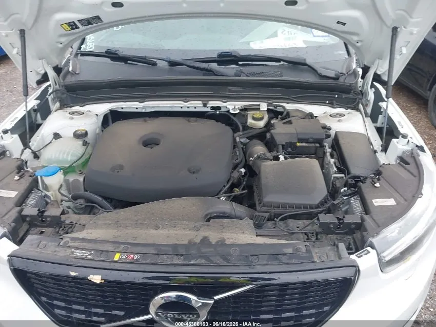 VOLVO XC40 T5 R-DESIGNE 2022