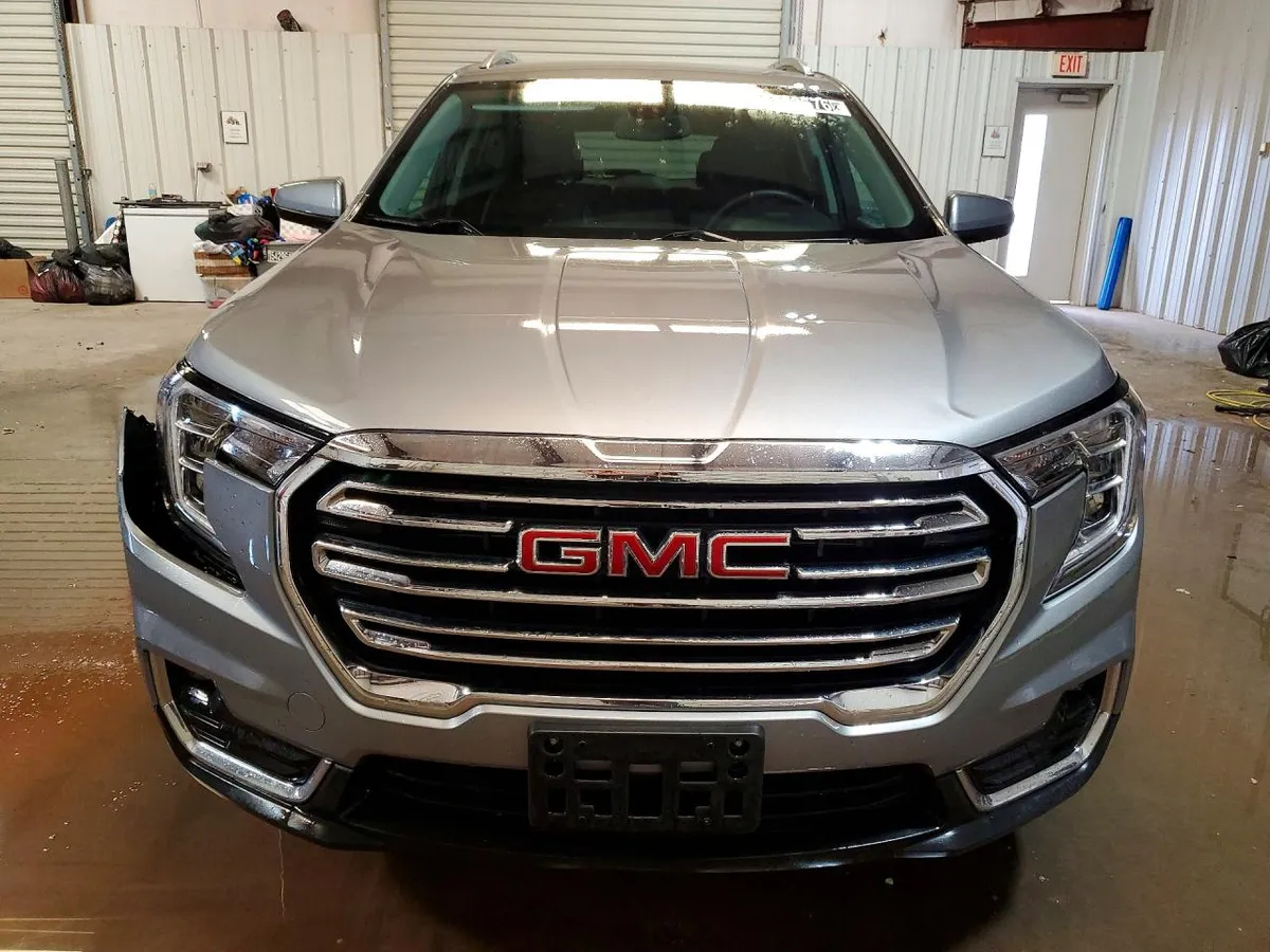 GMC TERRAIN SLT 2024
