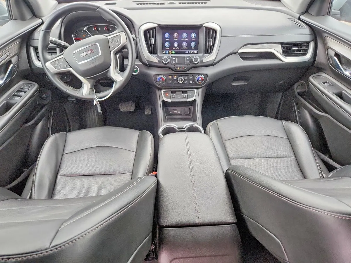 GMC TERRAIN SLT 2024