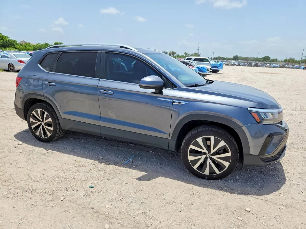 VOLKSWAGEN TAOS SE 2022