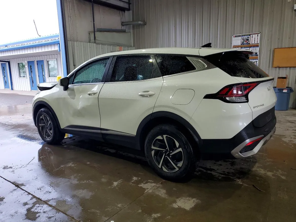 KIA SPORTAGE LX 2023