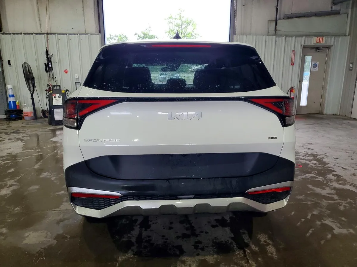 KIA SPORTAGE LX 2023