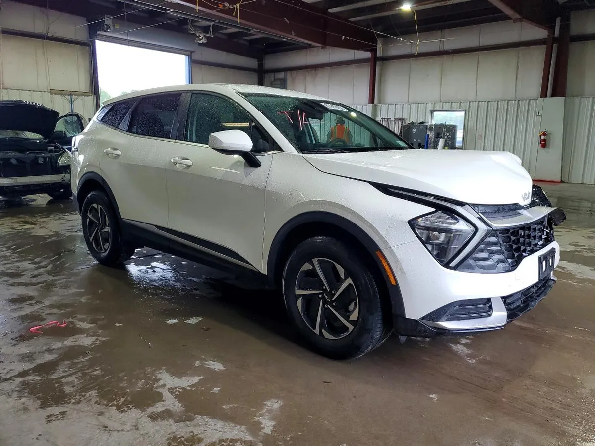 KIA SPORTAGE LX 2023
