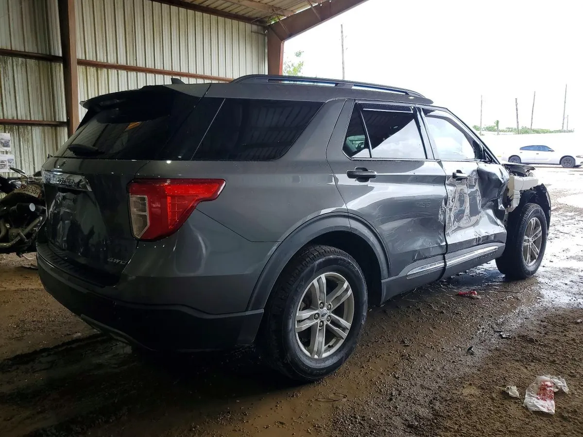 FORD EXPLORER XLT 2023