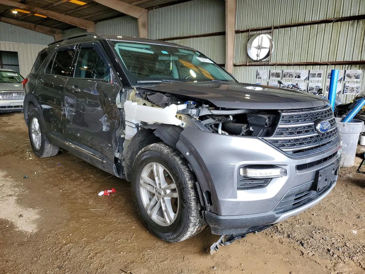 FORD EXPLORER XLT 2023