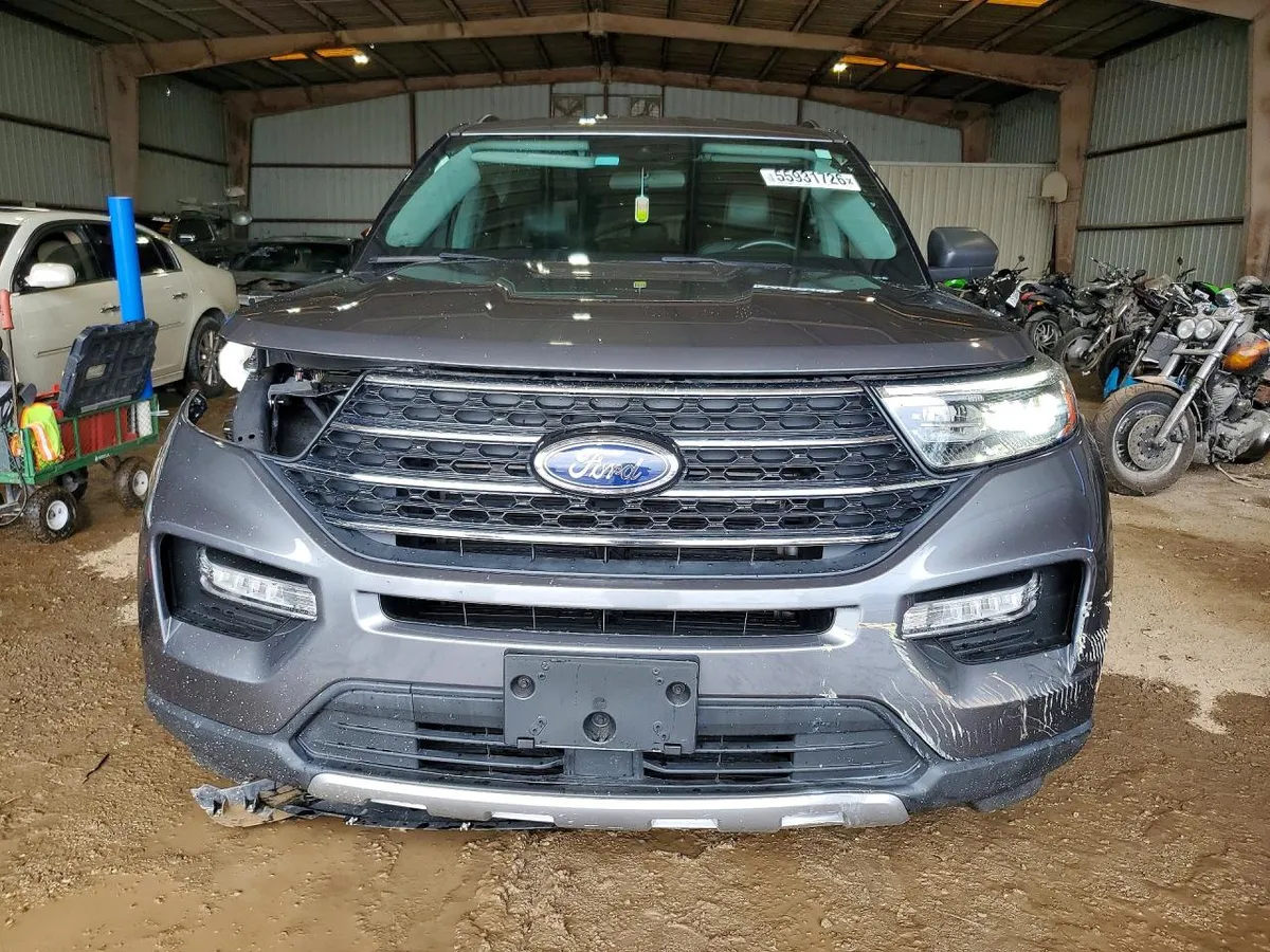 FORD EXPLORER XLT 2023