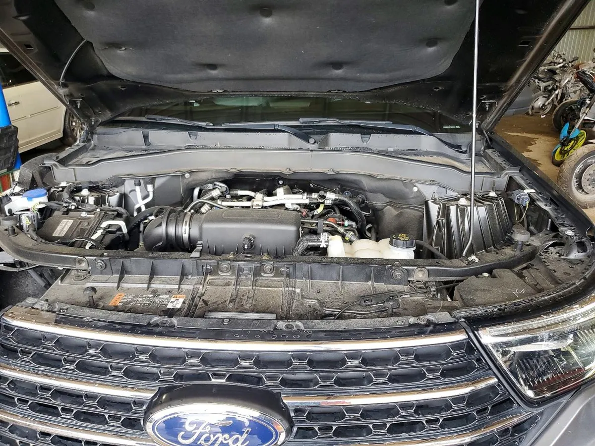 FORD EXPLORER XLT 2023