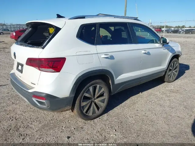 VOLKSWAGEN TAOS 2022