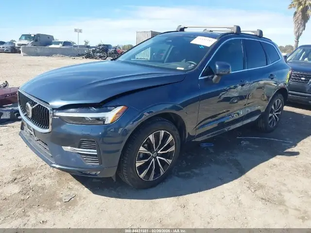 VOLVO XC60 B5 CORE 2023