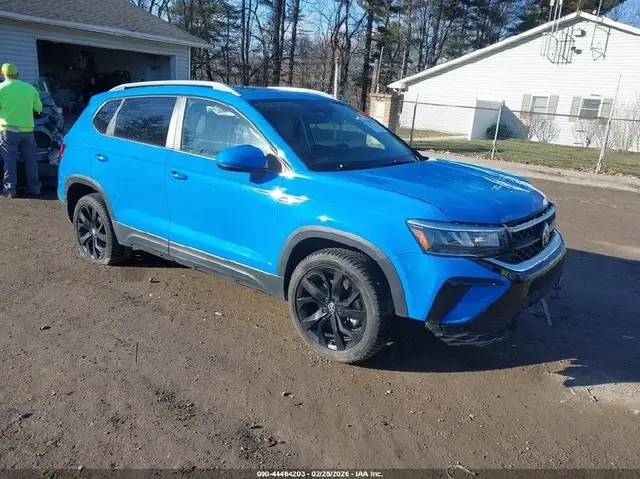 VOLKSWAGEN TAOS 2022