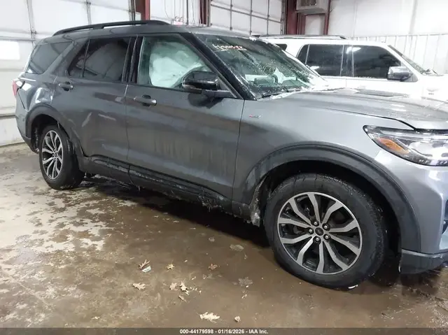 FORD EXPLORER ST-LINE 2025