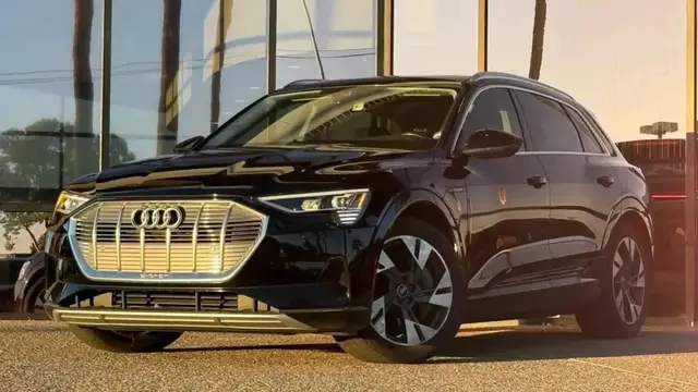 AUDI E-TRON PREMIUM 2022