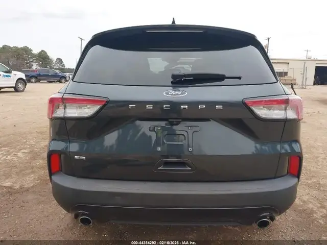 FORD ESCAPE SE 2022