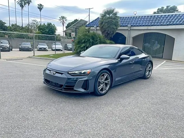 AUDI E-TRON GT PREMIUM PLUS 2024