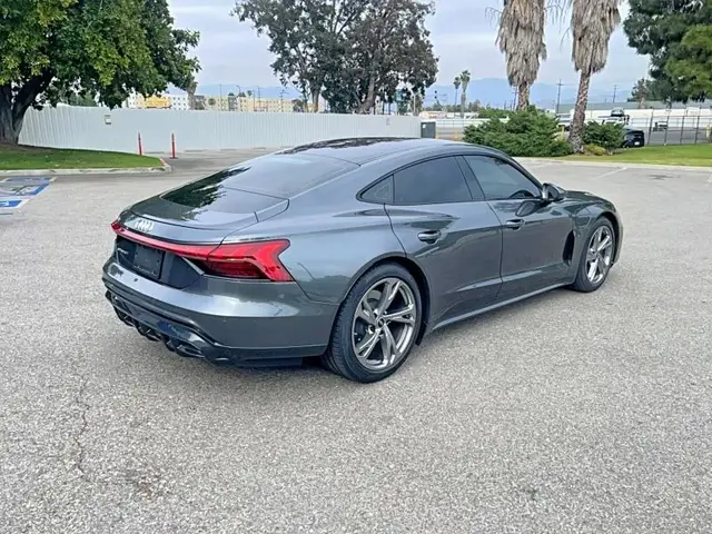 AUDI E-TRON GT PREMIUM PLUS 2024