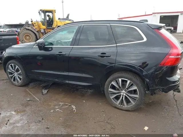 VOLVO XC60 B5 MOMENTUM 2022