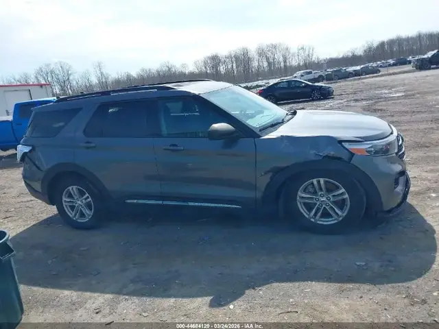 FORD EXPLORER XLT 2021