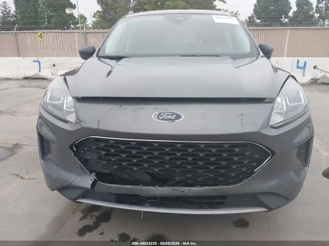 FORD ESCAPE SE 2022