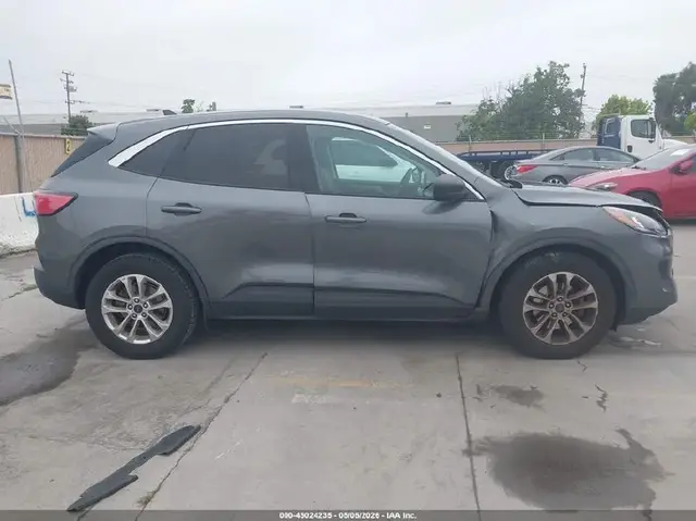FORD ESCAPE SE 2022