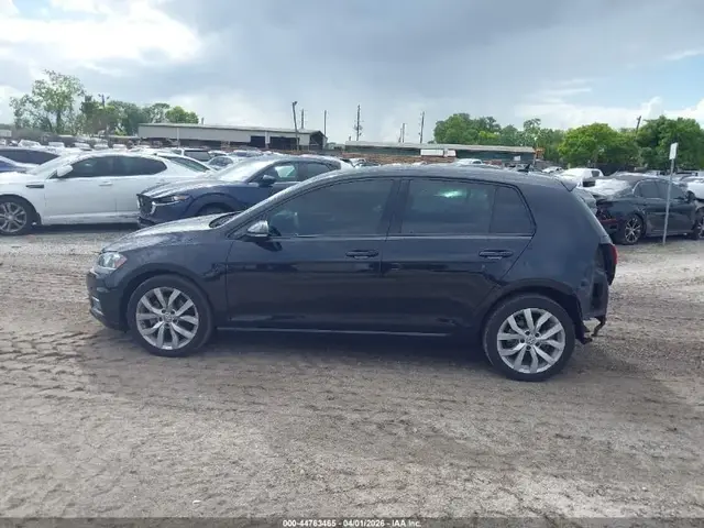 VOLKSWAGEN GOLF SE 2019
