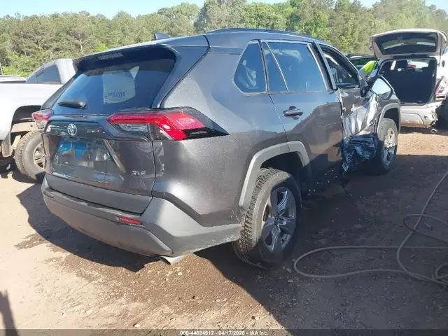 TOYOTA RAV4 XLE 2023