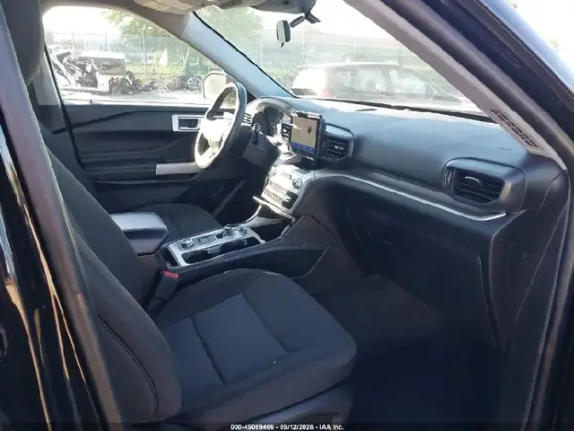 FORD EXPLORER XLT 2022