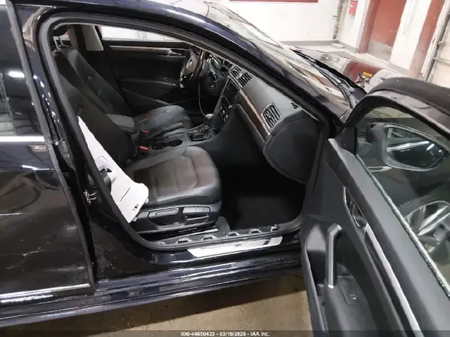 VOLKSWAGEN PASSAT 2017