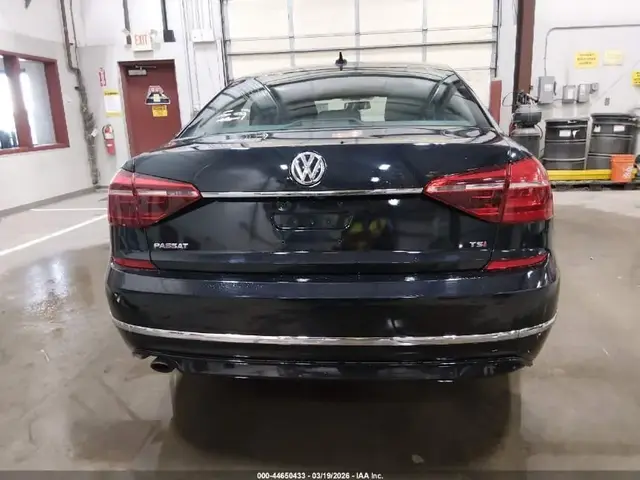 VOLKSWAGEN PASSAT 2017