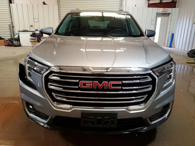 GMC TERRAIN SLT 2024