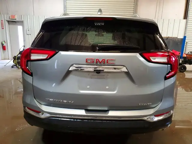 GMC TERRAIN SLT 2024