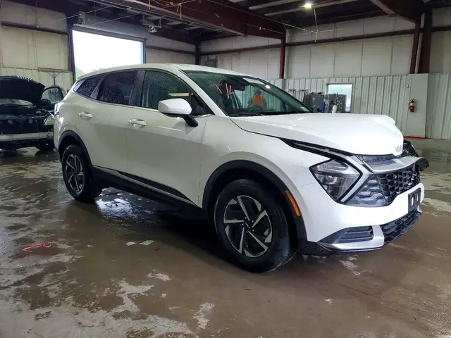 KIA SPORTAGE LX 2023