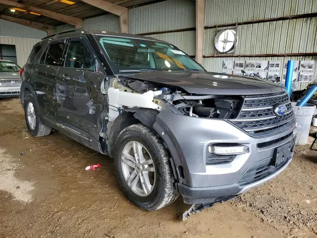 FORD EXPLORER XLT 2023