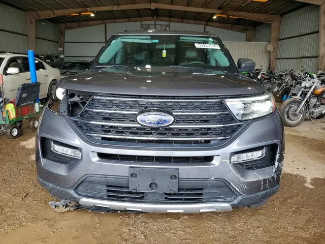 FORD EXPLORER XLT 2023