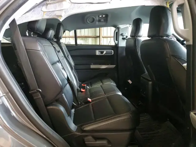 FORD EXPLORER XLT 2023